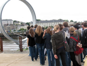 élèves sur l'île de Nantes  pour en découvrir le patrimoine